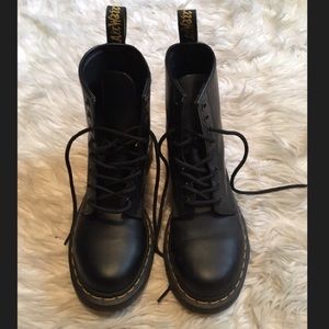 NWOT Dr. Martens 1460 8-Eye Boot